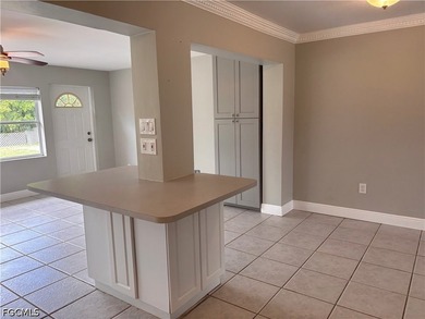 Located on an OVERSIZED GULF ACCESS LOT is this updated, ready - photo 6