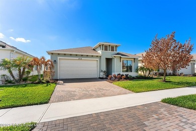 Enjoy waterfront living from this airy 3-bedroom, 4-bath home in - photo 28
