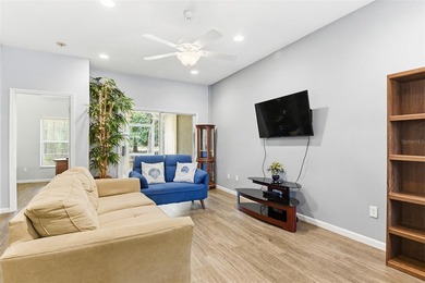 Welcome to this beautifully maintained 3-bedroom, 2-bathroom - photo 5