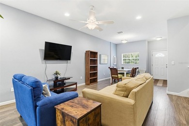 Welcome to this beautifully maintained 3-bedroom, 2-bathroom - photo 8