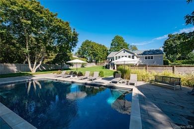 Completely Renovated Southampton Gem! Set on a beautifully - photo 2