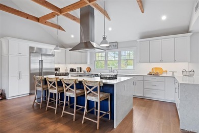Completely Renovated Southampton Gem! Set on a beautifully - photo 9