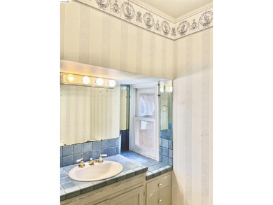 The Ultimate Luxury Canvas: Panoramic Bay Views & Timeless - photo 25