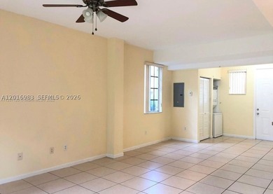 Nice condo with 2 beds/2 baths located in the gated community of - photo 8