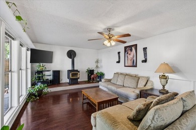 Enjoy lakefront living in this 3-bedroom, 2-bath home located in - photo 4
