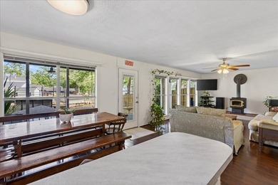 Enjoy lakefront living in this 3-bedroom, 2-bath home located in - photo 6