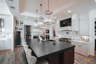 Welcome to 499 Dayspring, an award-winning 7,433 sq. foot luxury - photo 7