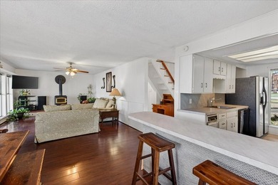 Enjoy lakefront living in this 3-bedroom, 2-bath home located in - photo 8