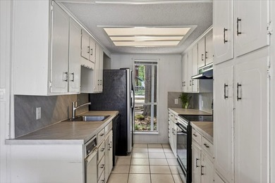 Enjoy lakefront living in this 3-bedroom, 2-bath home located in - photo 9