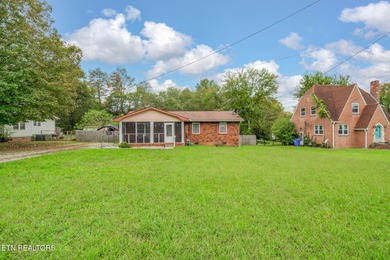 Melton Hill Lake Home Sale Pending in Clinton Tennessee