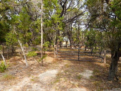 Discover beautifully secluded lots with waterfront on Elm Cove - photo 2