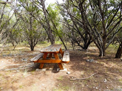 Discover beautifully secluded lots with waterfront on Elm Cove - photo 3