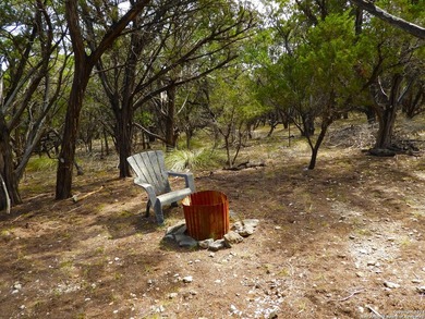 Discover beautifully secluded lots with waterfront on Elm Cove - photo 4