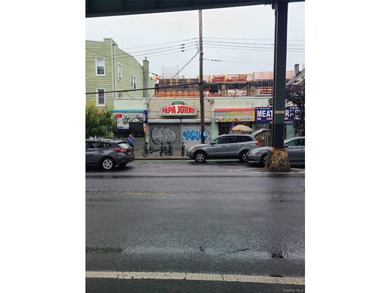 Great investment property located on White Plains Road Wakefield - photo 3