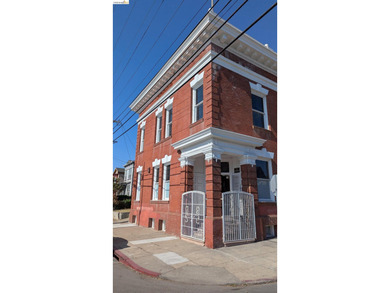 This two-story commercial property, built in 1906, offers 5,600 - photo 18