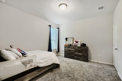 Welcome to this beautifully designed 5-bedroom, 4-bath home in - photo 20