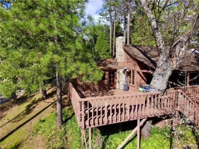 Secluded cabin overlooking Bass Lake on a half-acre lot. - photo 27