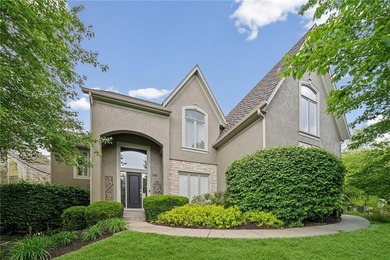Nestled in the heart of historic and charming Parkville, this - photo 1