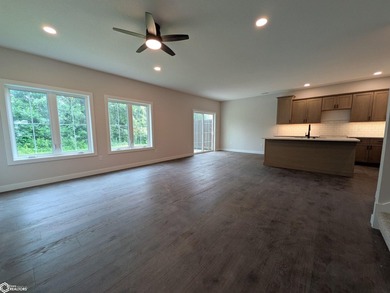 THIS BEAUTIFUL CONDO IS MOVE IN READY! Each thoughtfully - photo 5
