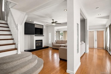 Welcome to this well maintained home, ideally situated on a - photo 3
