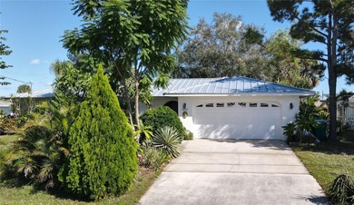 Port Charlotte Waterway Lakes Area Home For Sale in Port Charlotte Florida