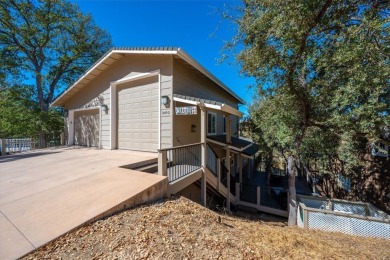 Lake Nacimiento Home For Sale in Bradley California