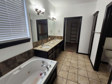 Great opportunity in gated community in East Wichita. Brick - photo 11