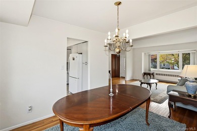 Spacious and well-maintained home offering an open and inviting - photo 12