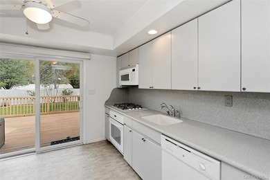 Spacious and well-maintained home offering an open and inviting - photo 16