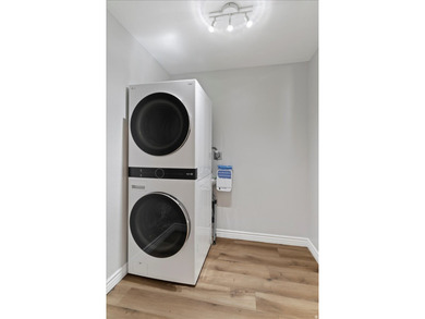 OPEN HOUSE January 24th, 12:00-1:30pm! Beautifully &