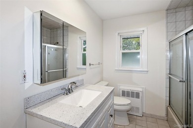 Spacious and well-maintained home offering an open and inviting - photo 20