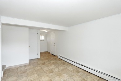 Spacious and well-maintained home offering an open and inviting - photo 24