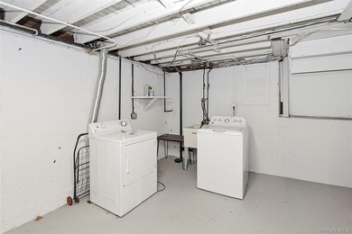 Spacious and well-maintained home offering an open and inviting - photo 28