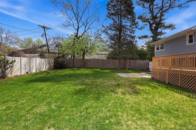 Spacious and well-maintained home offering an open and inviting - photo 33
