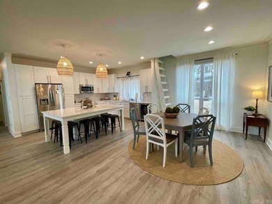 Tucked into a quiet Lake Hamilton cove with 110 feet of deeded - photo 4