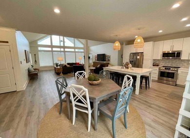 Tucked into a quiet Lake Hamilton cove with 110 feet of deeded - photo 8