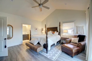 Tucked into a quiet Lake Hamilton cove with 110 feet of deeded - photo 9