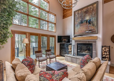 Stunning 4BR, 4BA retreat on nearly 3 acres with 160' of sand - photo 4