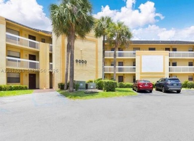 Bright and spacious. This 2 bedrooms 2 bathrooms apartment is - photo 4