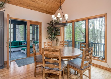 Stunning 4BR, 4BA retreat on nearly 3 acres with 160' of sand - photo 7