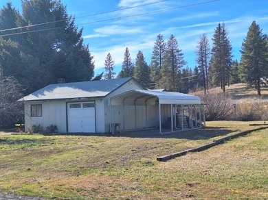 This Williamson Riverfront Home! Features 3 Bedrooms 2 Baths - photo 8