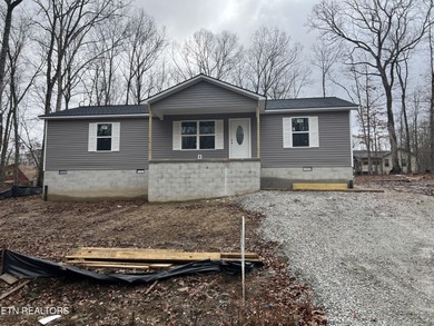 Lake Tansi Home For Sale in Crossville Tennessee