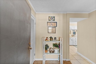 If you've been dreaming about a top-floor place at the beach - photo 3
