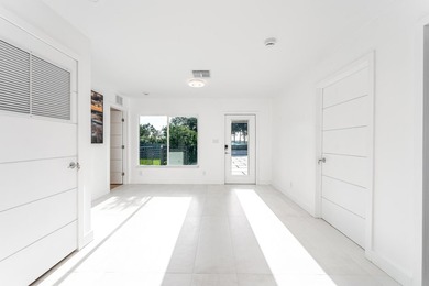 Million-dollar view on an exquisite home featuring 4 en-suite - photo 3