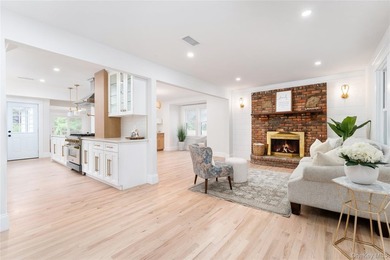 LOCATION + RENOVATION! This charming Sayville colonial has been - photo 4