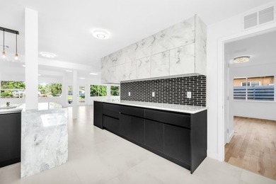 Million-dollar view on an exquisite home featuring 4 en-suite - photo 6
