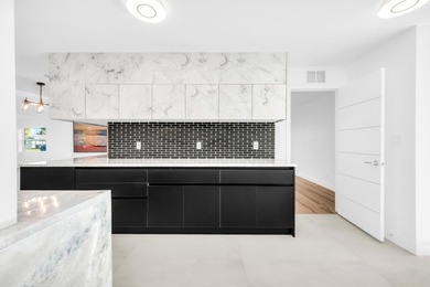 Million-dollar view on an exquisite home featuring 4 en-suite - photo 7