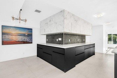 Million-dollar view on an exquisite home featuring 4 en-suite - photo 9
