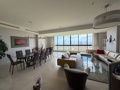 Elite Golf Lifestyle Penthouse in Santa Maria Panama City

Golf - photo 1