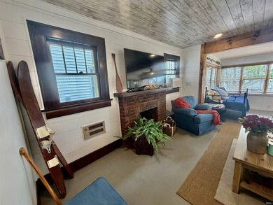 Welcome to this beautifully updated 1-bedroom, 1-bath cottage - photo 11